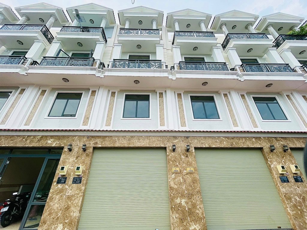 Bán nhà Quốc lộ 13, Hiệp Bình Chánh, Thủ Đức - đối diện ĐH Luật, gần cầu Bình Lợi, Phạm Văn Đồng, SHR