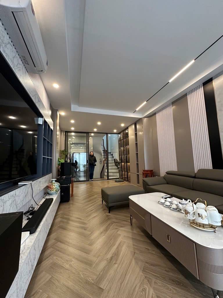 Bán nhà dân xây, ngõ thông các hướng, full nội thất - 43.8m2, 6 tầng, 3.8m - Chào 13.85 tỷ