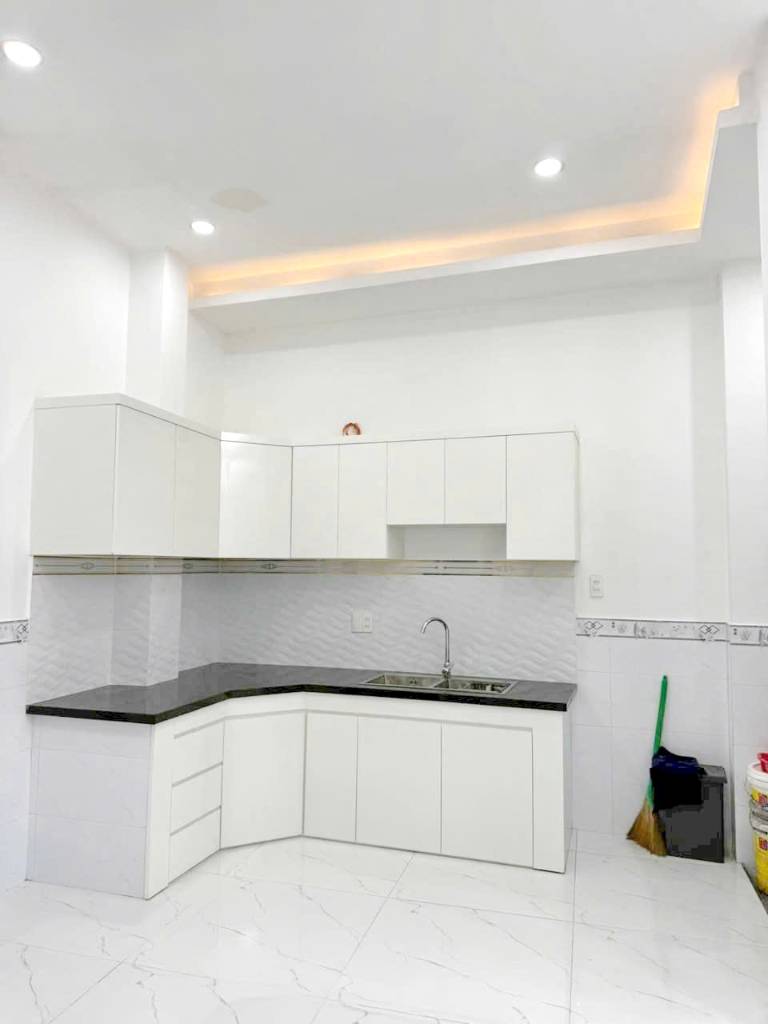 Bán nhà hẻm vip xe hơi tránh thông Lâm Thị Hố, Tân Chánh Hiệp, Quận 12, giá tốt