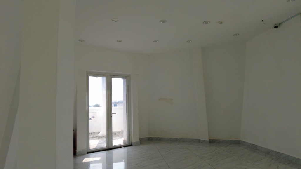 Bán nhà mặt phố khách sạn 5 tầng 150m2 đường Lò Lu, quận 9, thu nhập 120 triệu/tháng