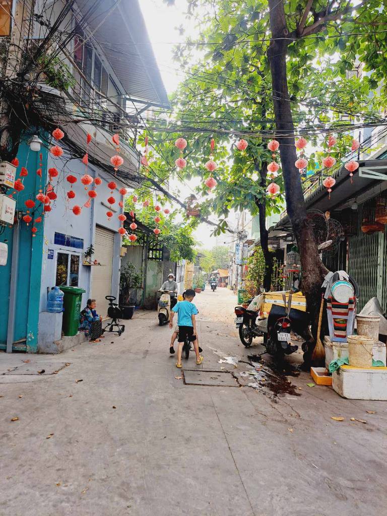Bán nhà Bình Trị Đông , Bình Tân, 3 tầng BTCT, 64m2, hẻm 4m, gần mặt tiền, giá tốt, giá chỉ 5.x tỷ