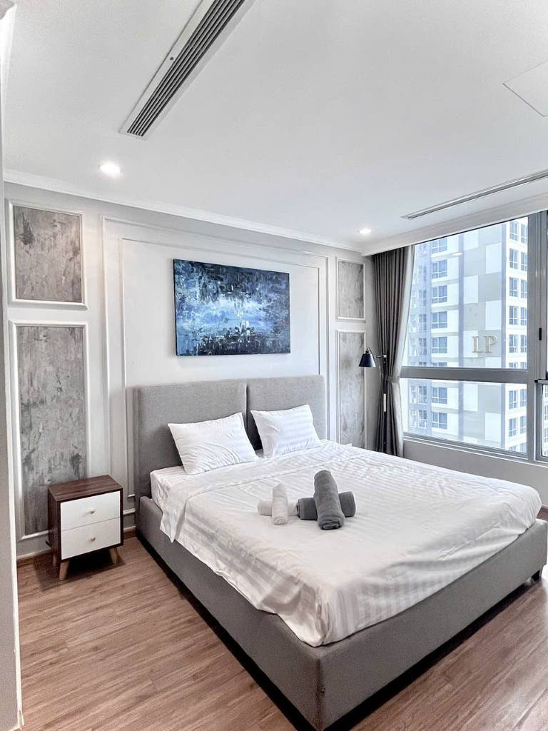 Cho thuê căn hộ chung cư 79m2 Vinhomes Central Park, Bình Thạnh, đầy đủ nội thất