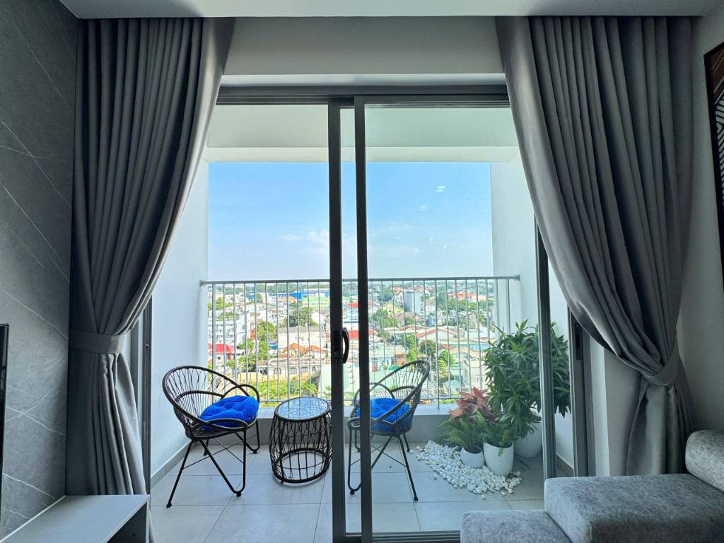 Cho thuê căn góc 2pn hướng Bắc - Happy One Central full nội thất giá 13 triệu bao phí quản lý