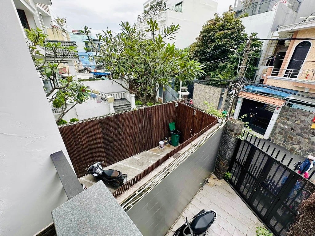 Siêu hiếm nhà sân vườn Trung tâm thành phố, 75m2 - 4 Tầng đường xe hơi thoải mái