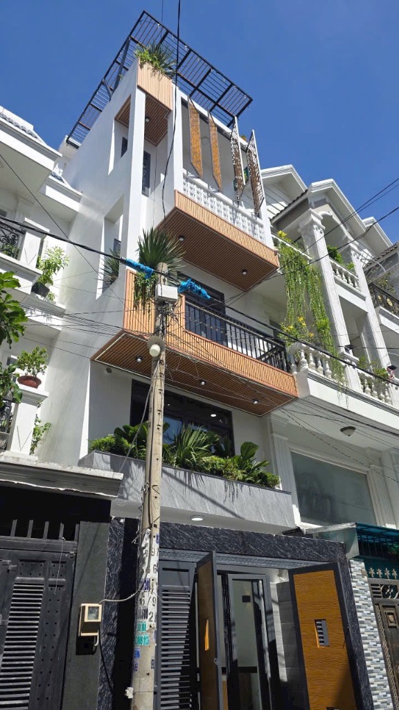 Bán căn nhà mới tại TX33, Q12 full nội thất
