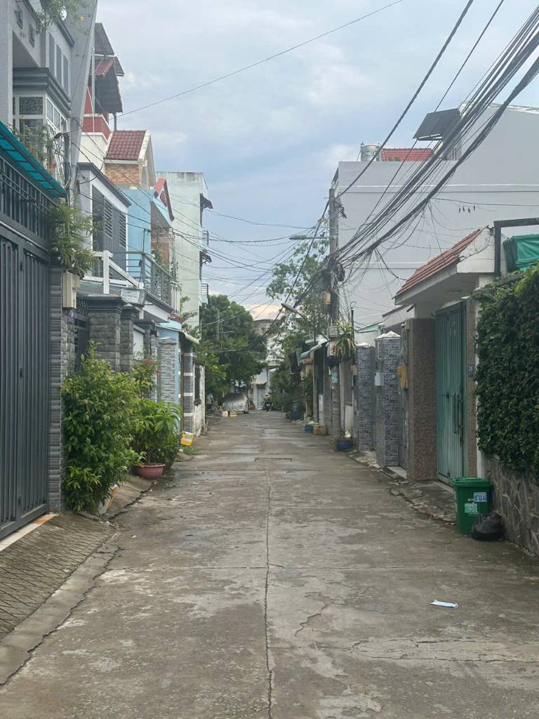 Bán nhà hẻm 6m thông - đường 385 Lê Văn Việt - ngay đh Tài chính -  Marketing - 54m2 - sổ a4 - giá nhỉnh 4t