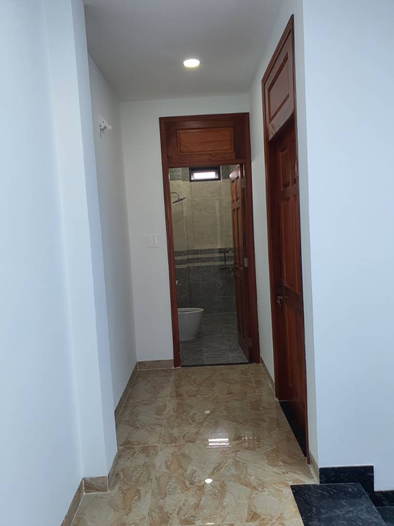 Phá sản bán gấp nhà đường Tạ Quang Bửu, Q8, 65m2/990 triệu, SHR gần bến xe Quận 8
