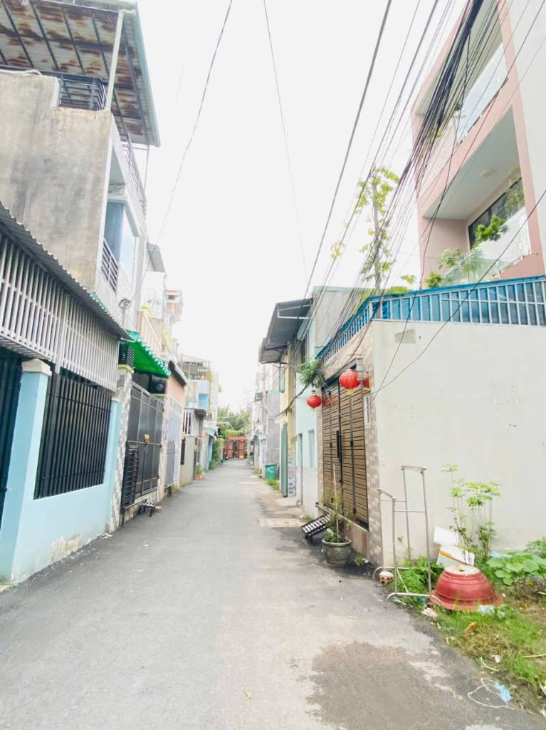Bán 200m2 đất thổ cư tuyến 2 Phú Cát, giá hơn 20tr/m2, mặt tiền 8m