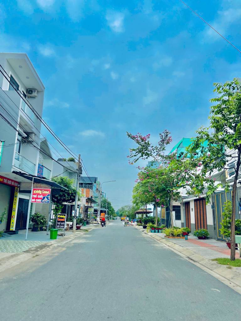 Bán lô 120m2 đường trục chính khu tái định cư Gành Dầu, hướng Đông Nam mát mẻ, giá rất tốt 2.4 tỷ