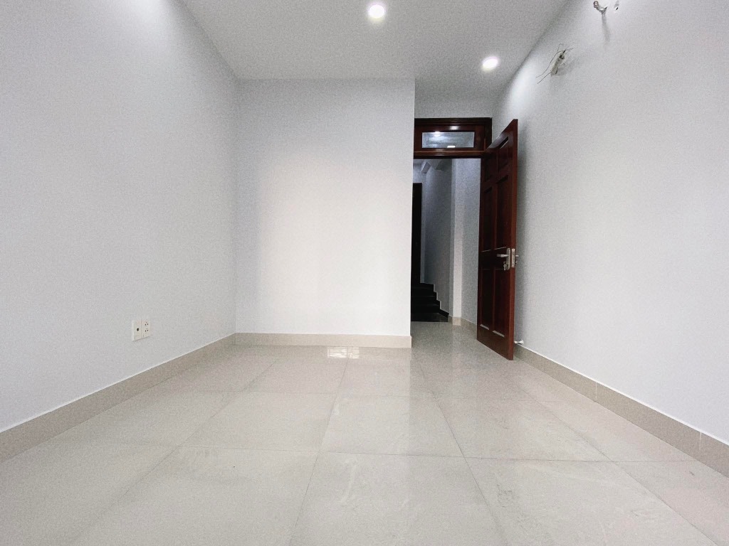 Bán nhà 1 trệt 1 lầu Nguyễn Công Trứ, Đông Hòa, 67.5m², 3 phòng ngủ, sổ riêng, giá 3.5 tỷ