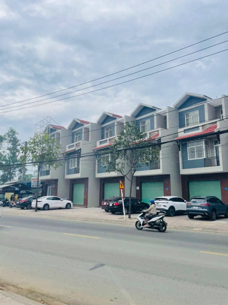 Cho thuê tòa nhà văn phòng Trung tâm Thanh Xuân, 580m2 x 12 tầng, 3 hầm, 9 nổi, Giá 1.2 tỷ/ tháng