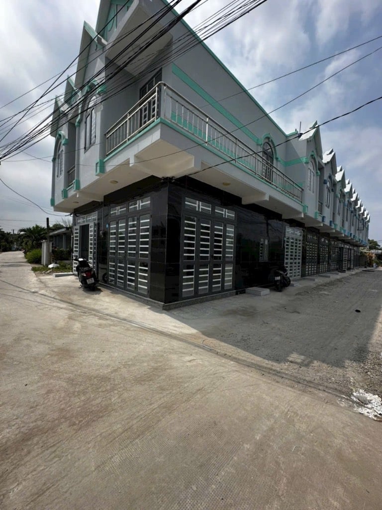 Bán nhà phố Bà Điểm Hóc Môn, diện tích 4x12m, full nội thất, giá dưới 1 tỷ