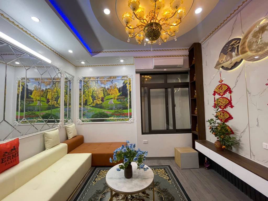 Bán nhà phân lô VIP Lạc Long Quân, Tây Hồ, nhỉnh 26 tỷ, 90m² ngang 5m