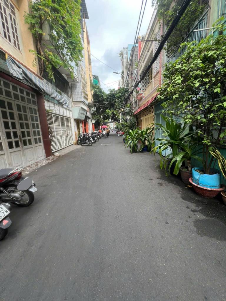 Bán nhà riêng tại đường Nguyễn Cao Luyện, Đức Giang, Long Biên, HN, giá 4,3 tỷ, diện tích 30m2