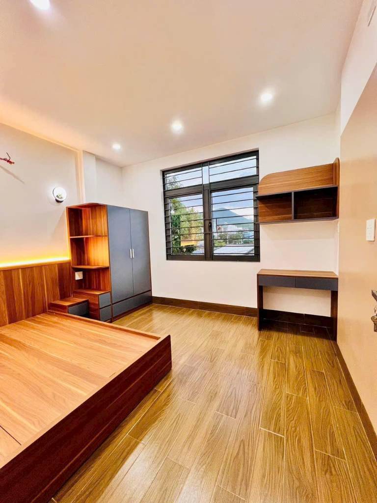 Bán nhà 3 tầng, Đường 120, Tân Phú, Quận 9, 85m2, 5,5 tỷ