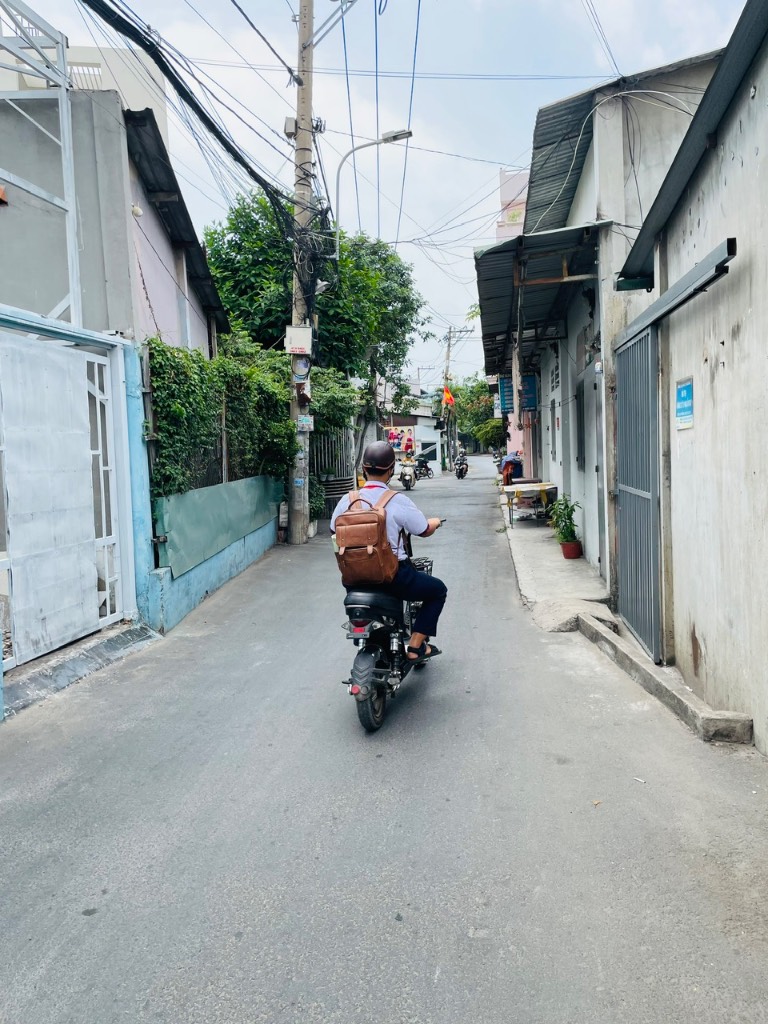 Bán nhà riêng 42m2, 9,3 tỷ gara oto thang máy, đường Hồng Tiến Ngọc Thụy