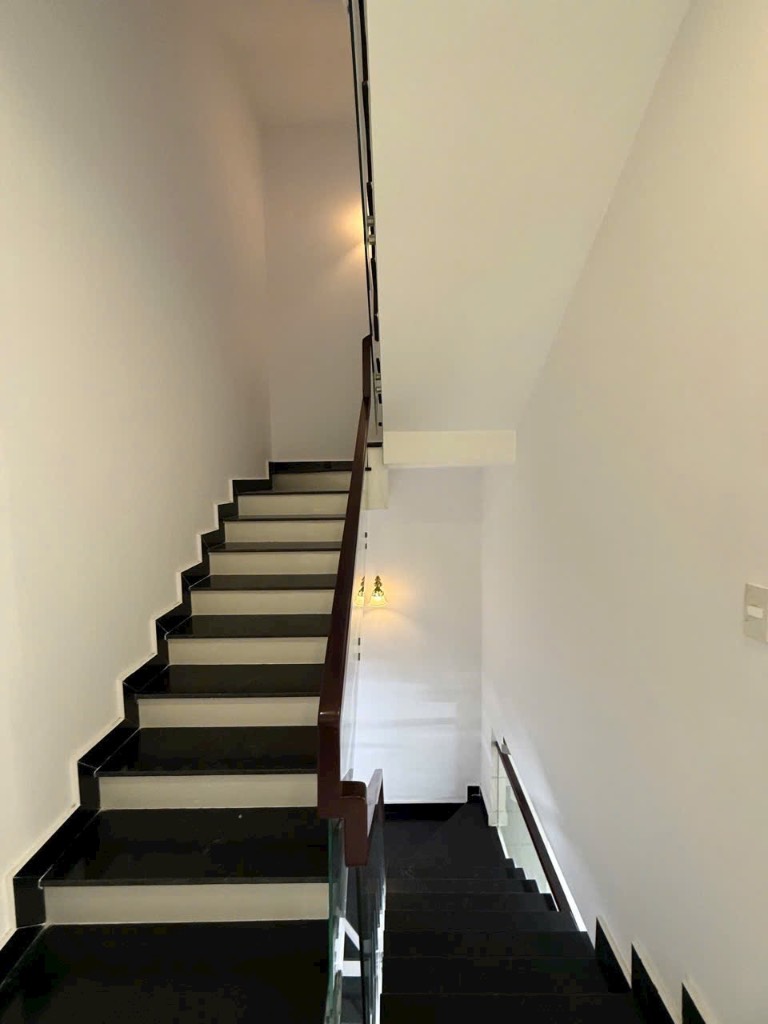Bán nhà phố đường Phú Xá, quận Tây Hồ, giá 24,5 tỷ