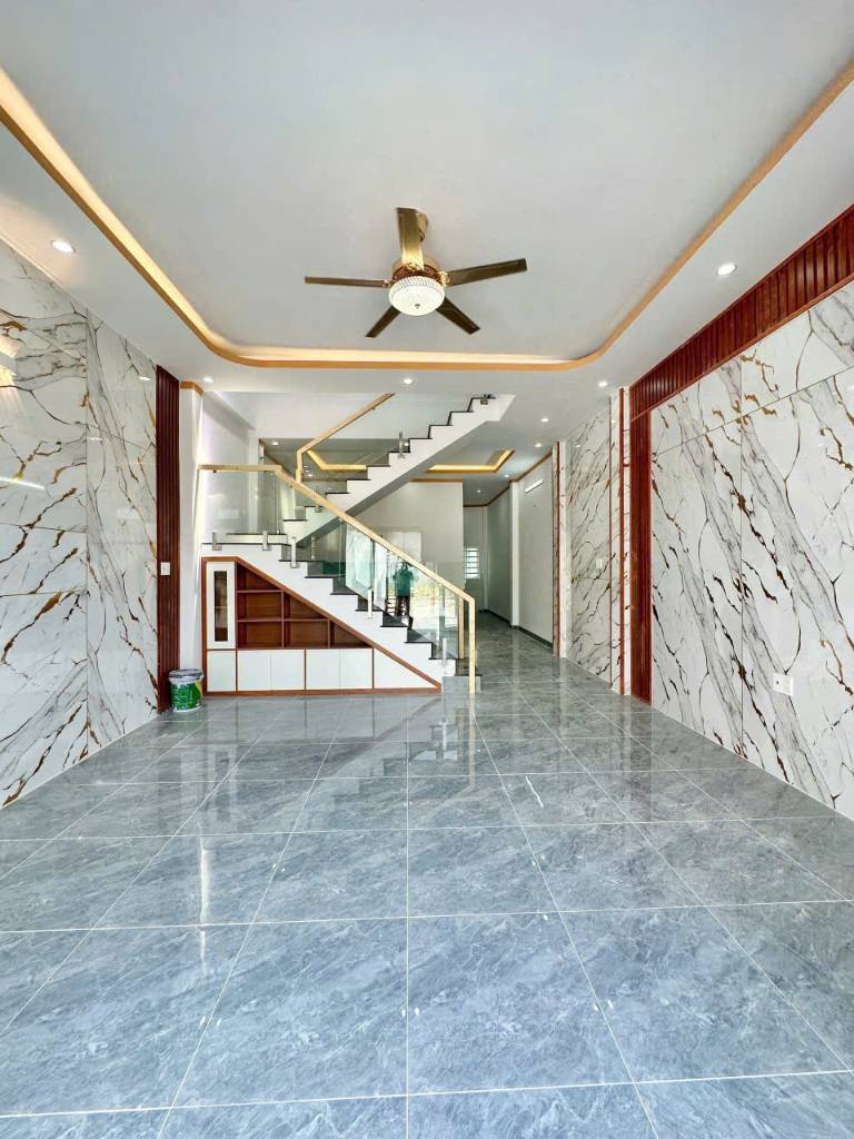 Bán nhà phố Yên Hoa, phường Yên Phụ, Tây Hồ, 55m2, 9 tầng thang máy, mặt tiền 5m, giá 22 tỷ siêu hời