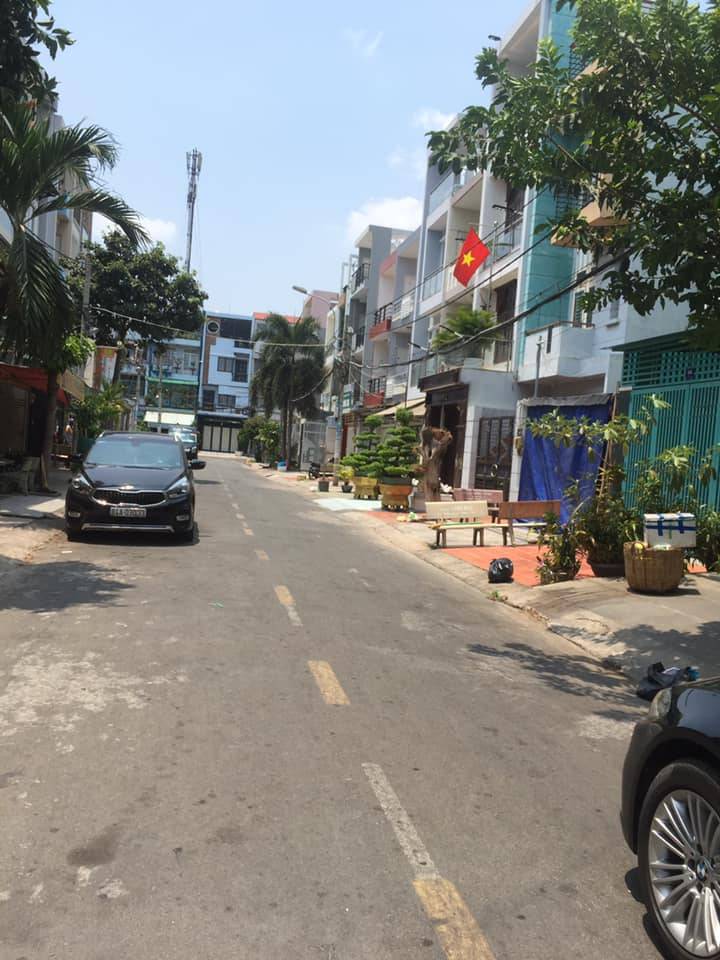 Bán đất trung tâm Trâu Quỳ, 112m2, mặt tiền gần 6m, xây nhà cho sinh viên thuê dòng tiền ổn, sẵn sổ