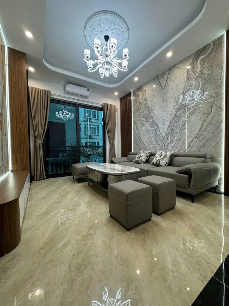 Bán nhà xây mới đường Cổ Nhuế, diện tích 60m2, 6 tầng, giá 12,8 tỷ, thang máy, gần ô tô
