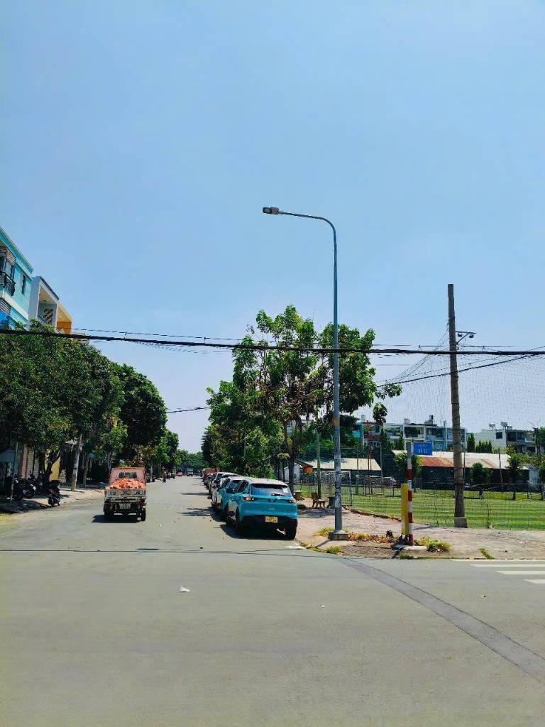 Bán Nhà Mặt Tiền Nguyễn Quý Yêm,  4.2x22m  gồm 1 Lầu, giá rẻ đầu tư kinh doanh