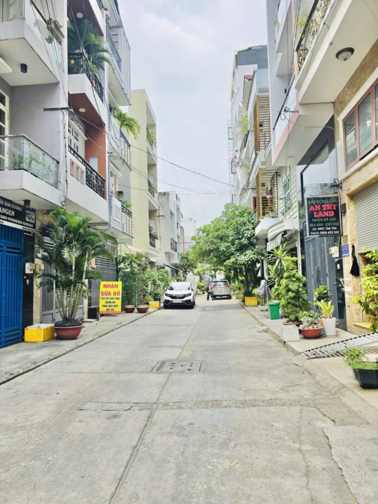 Bán nhà Bờ Bao Tân Thắng, hẻm xe hơi, 2 tầng, 51m², 5 tỷ 200