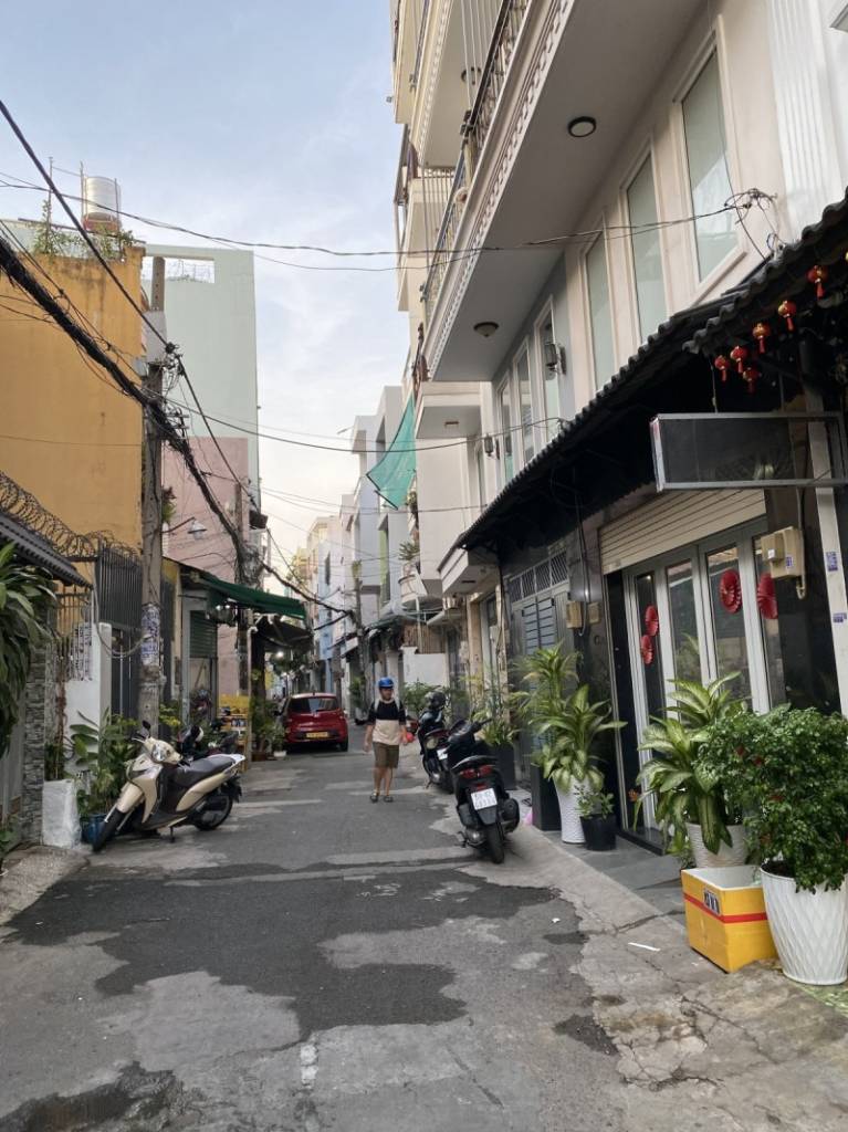 Bán nhà Lê Trọng Tấn, hẻm thông, 3 tầng, 48m², giá 4 tỷ 950 triệu