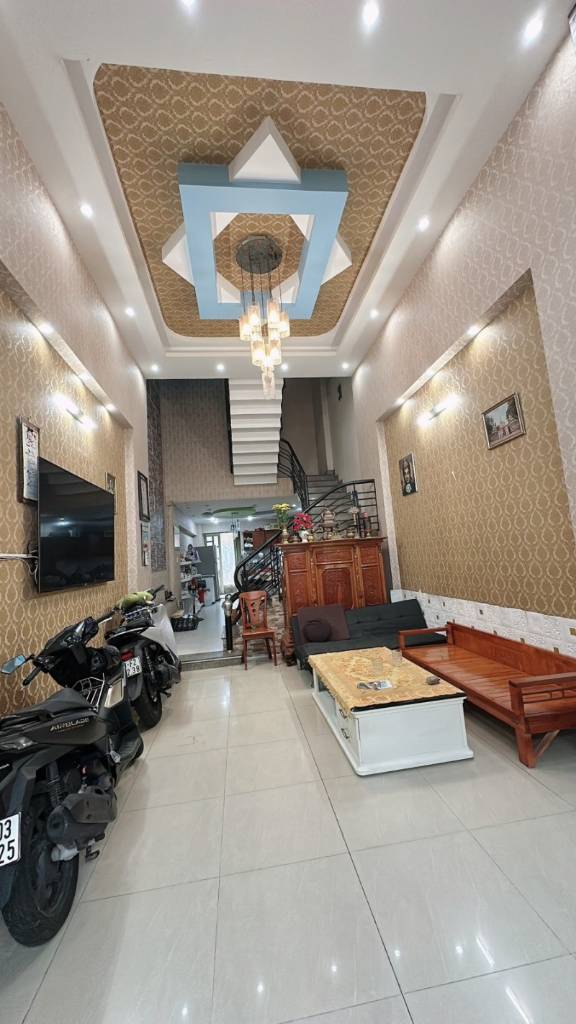Bán nhà Bờ Bao Tân Thắng, hẻm xe hơi, đối diện Aeon, diện tích 62m2, 4 tầng, 7 tỷ 600 triệu