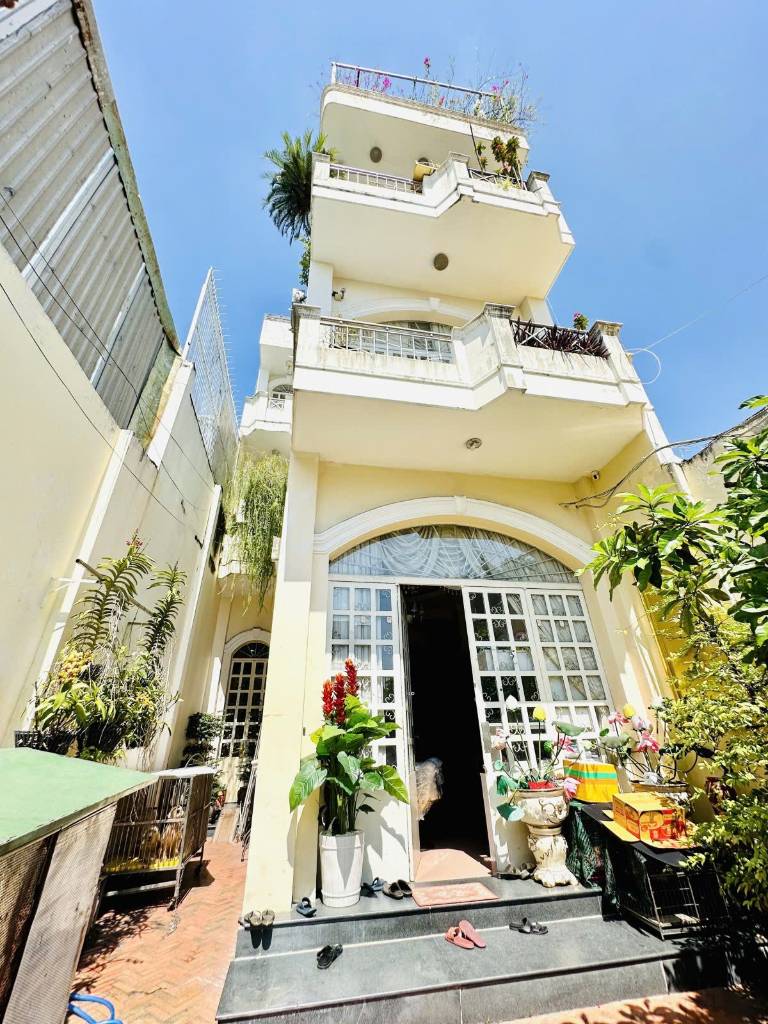 Bán nhà mặt tiền Bùi Đình Túy, Bình Thạnh, 4 tầng, đường 10m, 144m², 7PN 7WC, giá 24.5 tỷ