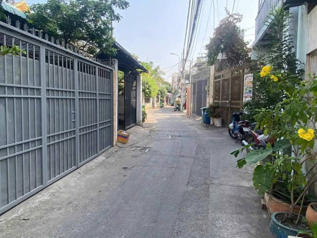 Bán nhà 2 tầng, 4,4x27, hẻm thông, ô tô ngủ trong nhà, chỉ 8,2 tỷ