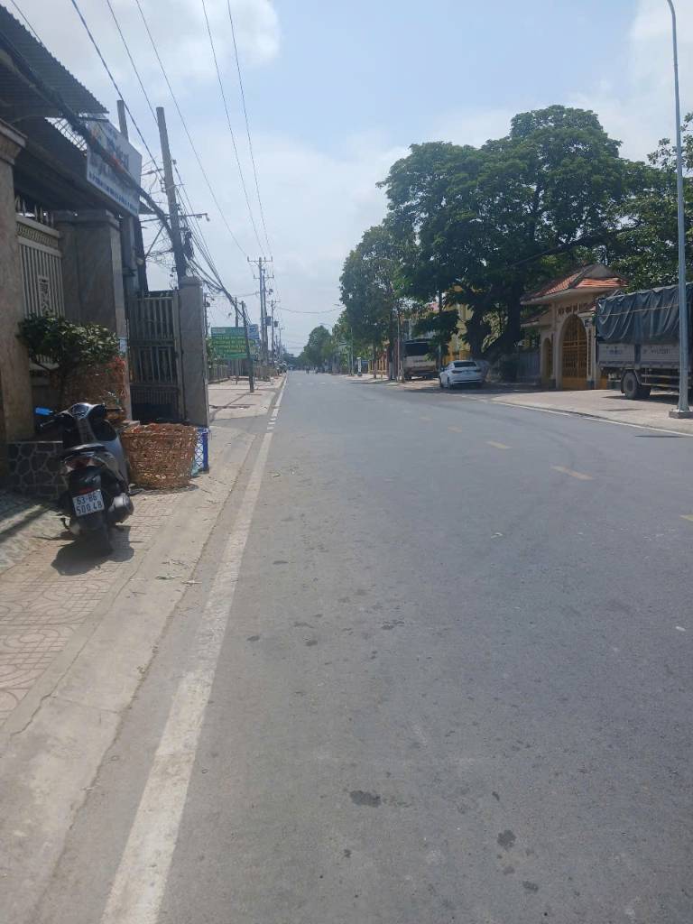 Cần bán đất gấp lô gốc tại Cần Đước, 126.2m2 giá 1.2 tỷ