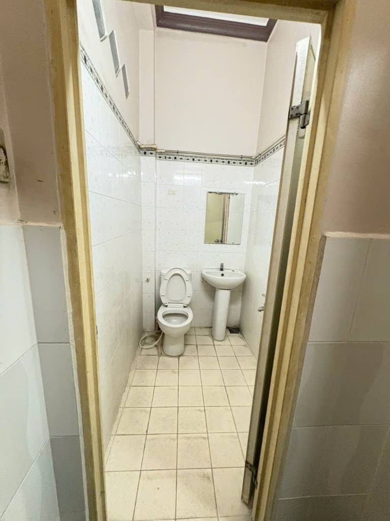 Cho thuê nhà nguyên căn 2 mặt tiền trước sau 337 Minh Phụng, Phường 2, Quận 11, giá rẻ