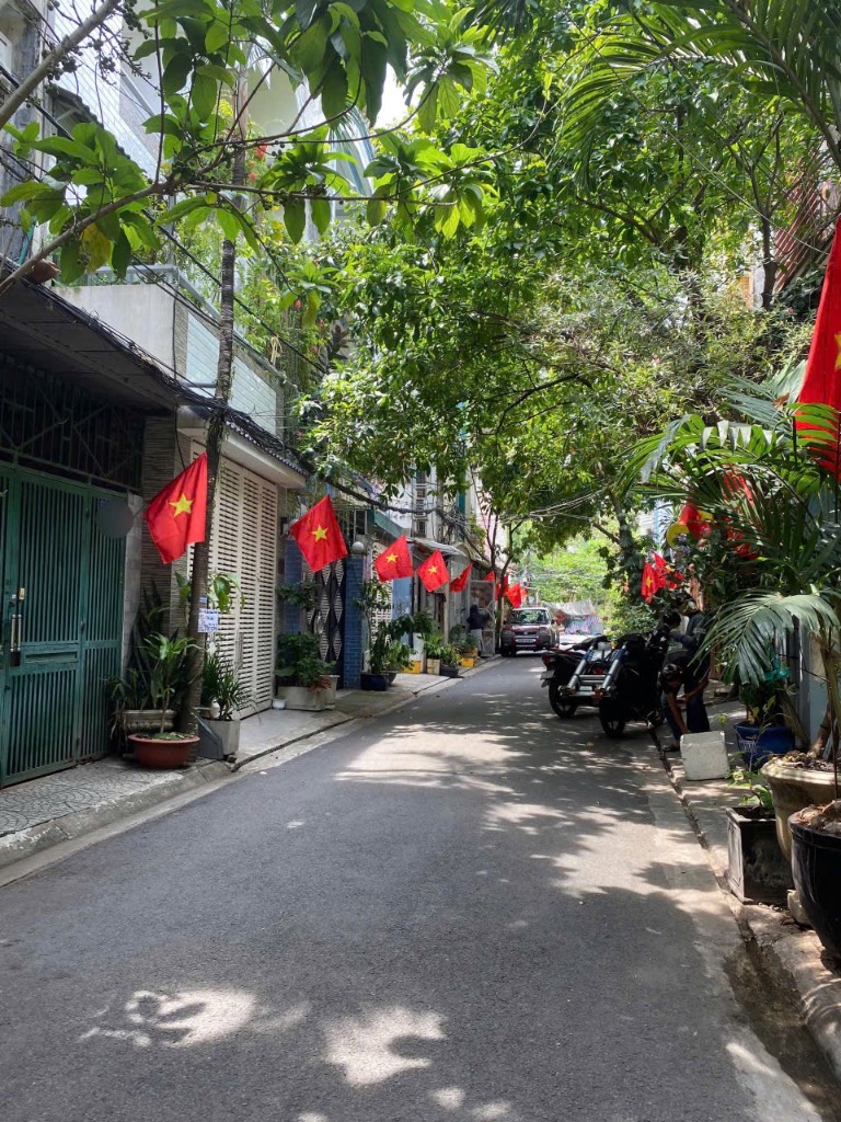 Bán nhà Bình Thạnh - Ô tô ngủ nhà - 60m2 -4 tầng - 7PN - Bùi Đình Tuý Sát Rạch Xuyên Tâm - Chỉ 11.7 tỷ TL