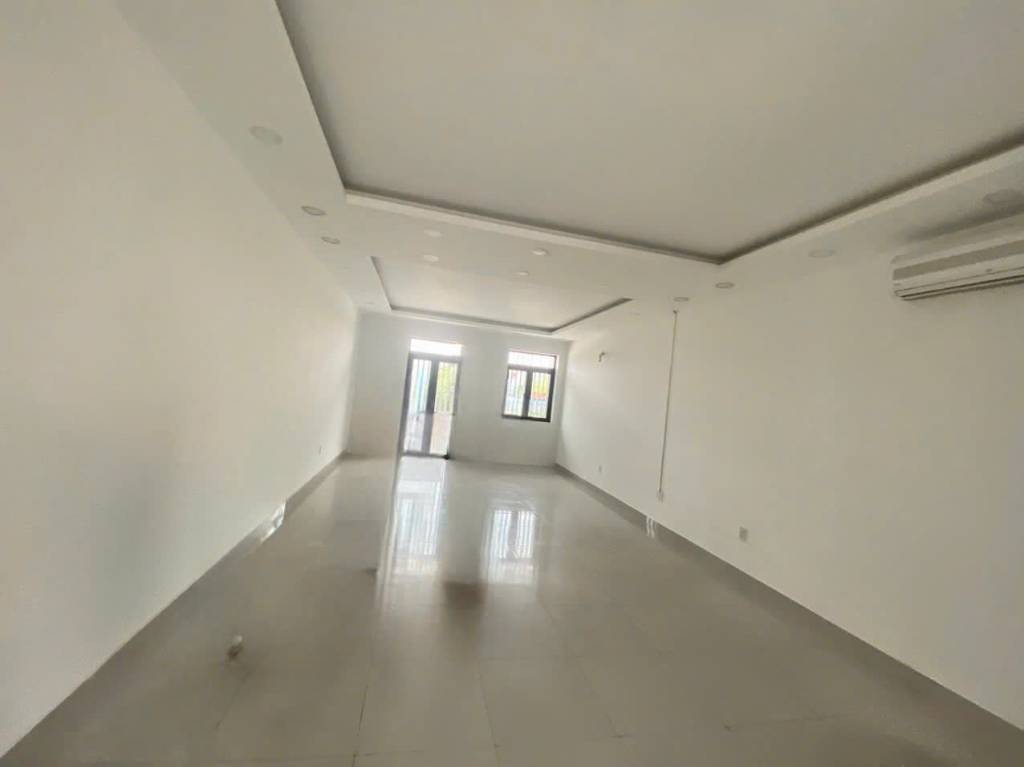 Cho thuê nhà mặt tiền 161 Nguyễn Thị Thập, KDC Him Lam, Quận 7, Hầm 4 lầu, thang máy, 70 triệu/tháng