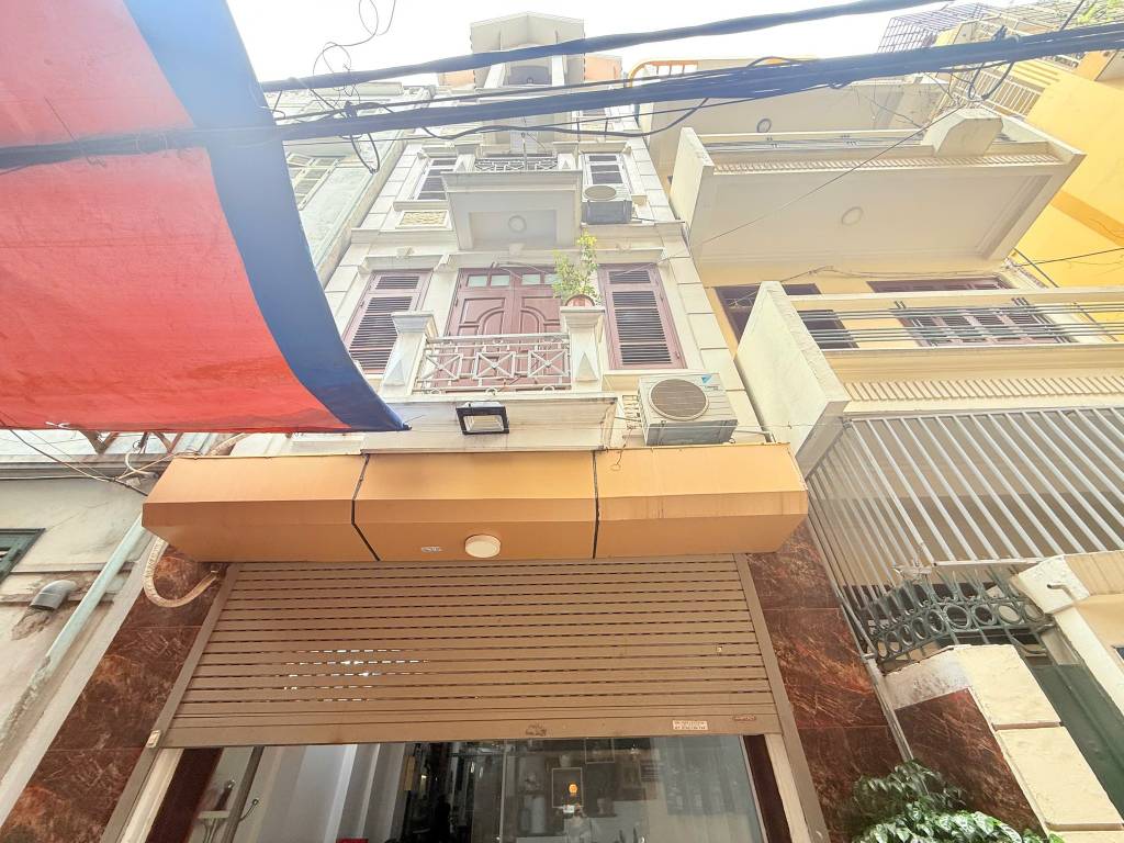 Bán nhà đẹp phố Quan Nhân 62m2, 4 tầng, mặt tiền 4,7m, thang máy, gara ô tô, giao thông vô cùng thuận lợi