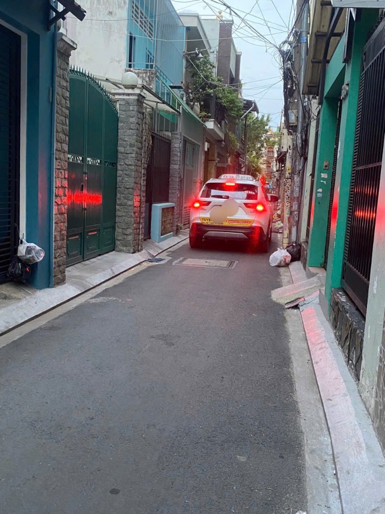 Bán nhà hẻm xe hơi 7 chỗ, Phú Nhuận, 66m2,2 tầng, hẻm thông, Không quy hoạch, Chỉ 7.6 tỷ