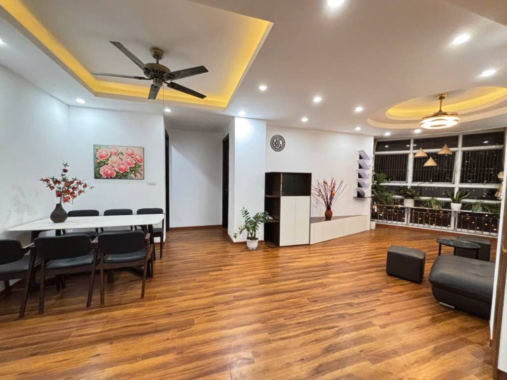 Bán căn hộ Mễ Trì Thượng, 112m2, 3pn 2vs, 5,6 tỷ Căn góc, tầng trung, full nội thất