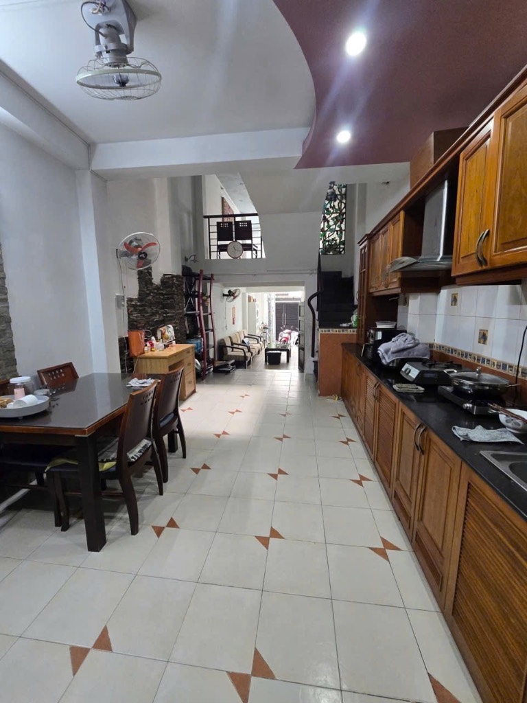 Bình Thạnh - Sát Q1- Sau lưng căn mặt tiền - 62m2 - 5 tầng - 7PN - Không QH - Nhỉnh 8 tỷ