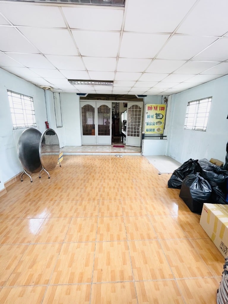 Bán nhà mặt phố Lê Văn Lương Quận 7, 124m² full nội thất giá 16 tỷ