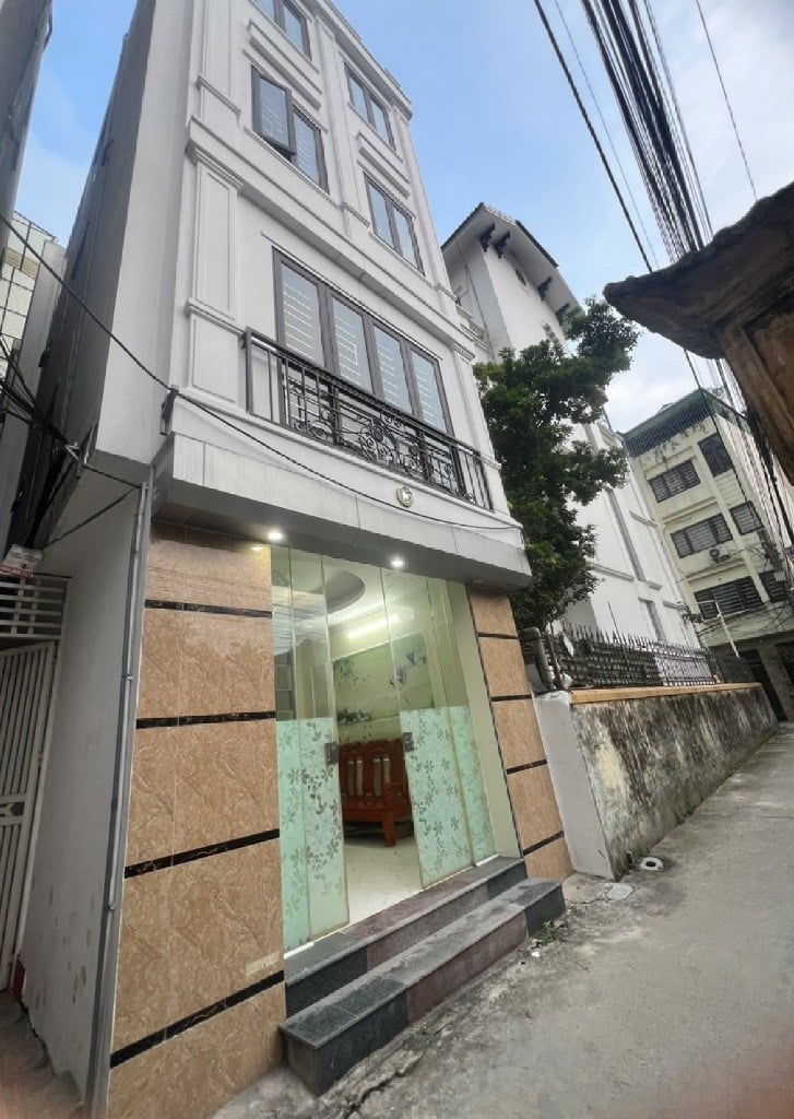 Bán nhà Bát Khối, Cự Khối, Long Biên, diện tích 30m², mặt tiền 4,3m,  giá 5,45 tỷ