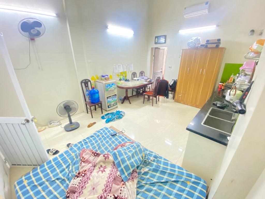 Cho thuê phòng trọ 268 Ngọc Thuỵ, Long Biên, 32m2, tiện ích đầy đủ có bếp riêng, chỉ 2,5 triệu
