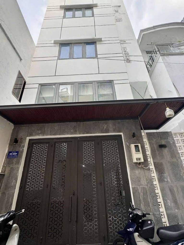 Bán căn hộ Lê Bình, Tân Bình, gần Hoàng Sa, Trường Sa, 5 tầng, thang máy, 16 phòng ngủ, giá chỉ 16,5 tỷ