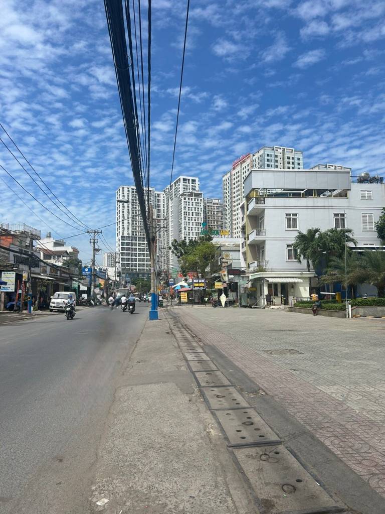 BÁN NHÀ MẶT TIỀN NGUYỄN THỊ ĐỊNH, QUẬN 2( CŨ) KINH DOANH, XH VÀO NHÀ, 62M2, CHỈ HƠN 6 TỶ