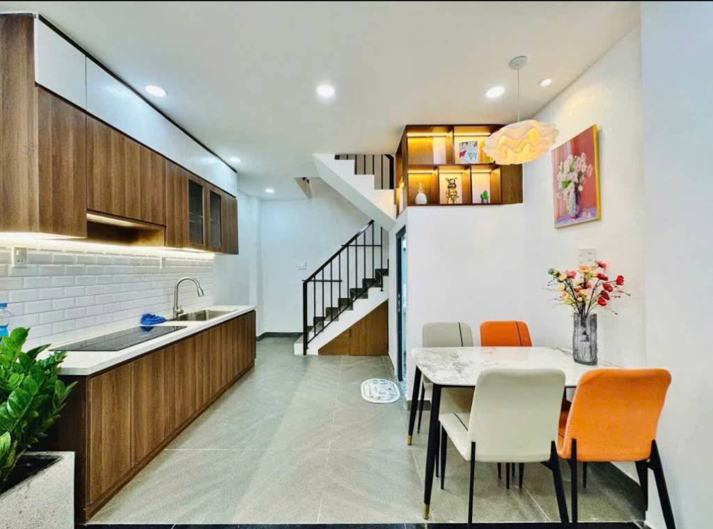 Bán siêu phẩm nhà 2 lầu Phường 4 Tân An, 70m², sổ hồng riêng, chỉ 2.38 tỷ