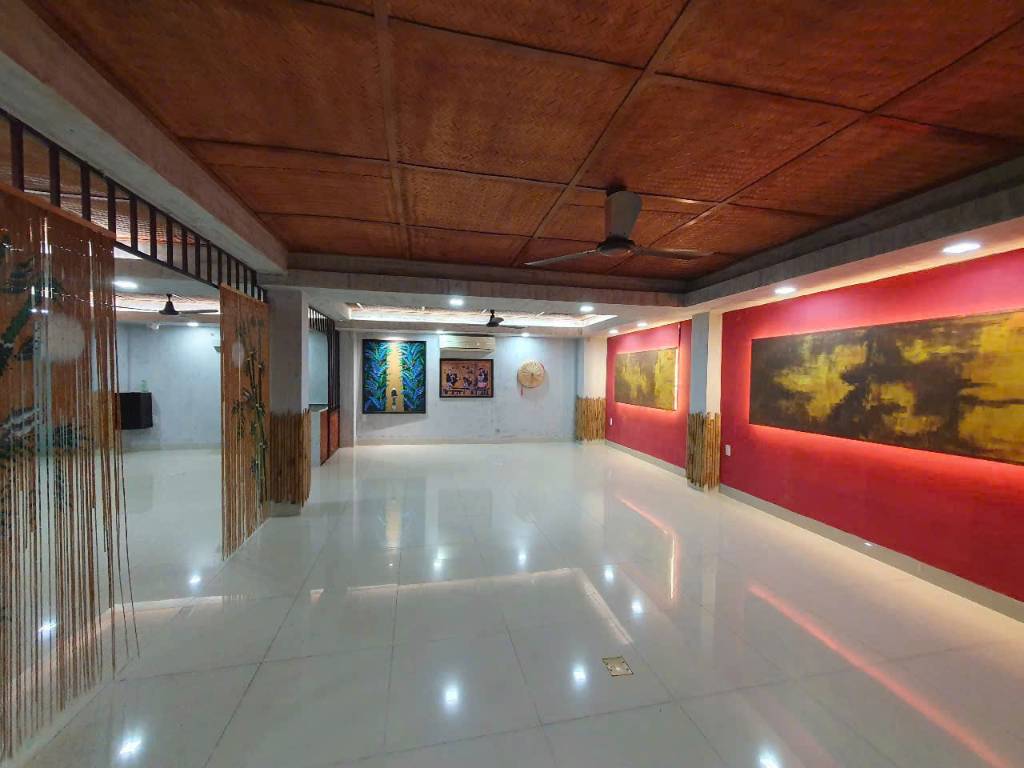Bán nhà mặt tiền Âu Cơ, Nha Trang, 123m2 ngang 9m, 4 tầng, thích hợp làm văn phòng, spa, trường mầm non