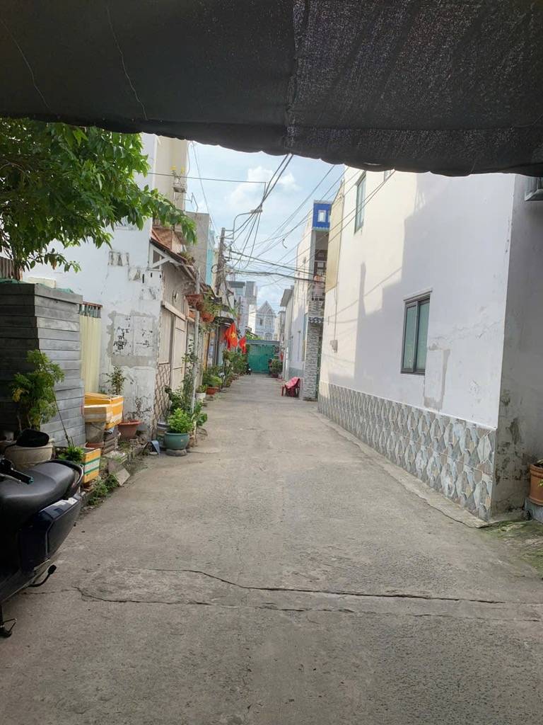 Bán nhà Tân Chánh Hiệp, Quận 12, 78m2, hẻm ô tô, full nội thất, 4 phòng ngủ, giá nhỉnh 4 tỷ
