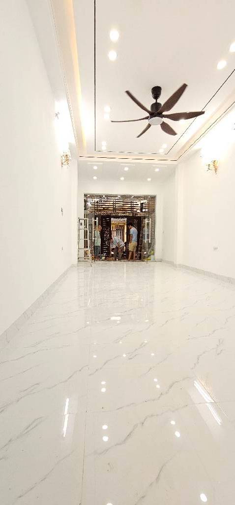 Bán căn hộ dịch vụ Linh Quang, Văn Chương, Đống Đa, 6 tầng, mặt tiền 3,6m, 9 phòng ngủ, giá 15 tỷ