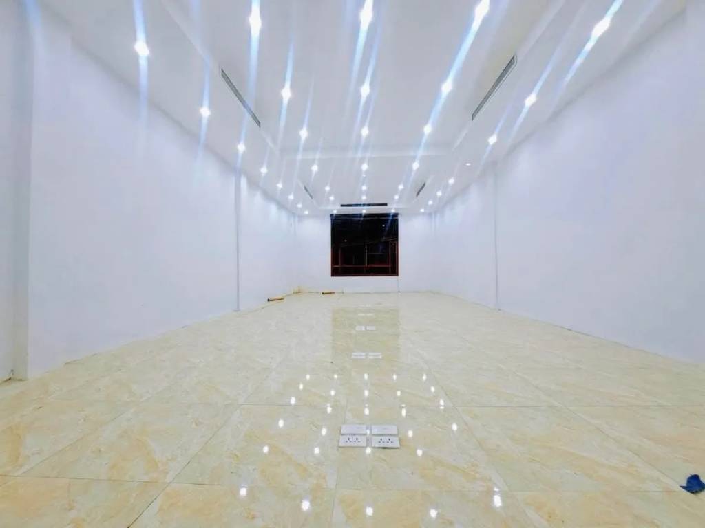 Bán nhanh nhà 8 tầng x 140m2 mặt phố Khương Đình, mặt tiền 7m, giá 90.5 tỷ