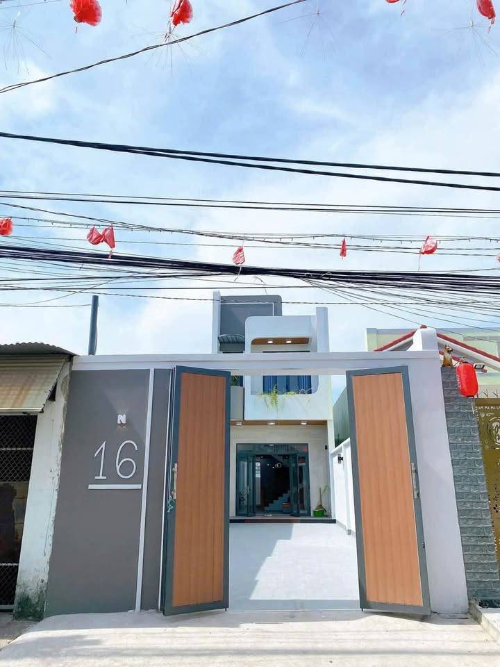 Nhà lầu mặt tiền kinh doanh Trảng Dài, Biên Hòa, 96m², trả trước 700 triệu nhận nhà ở ngay