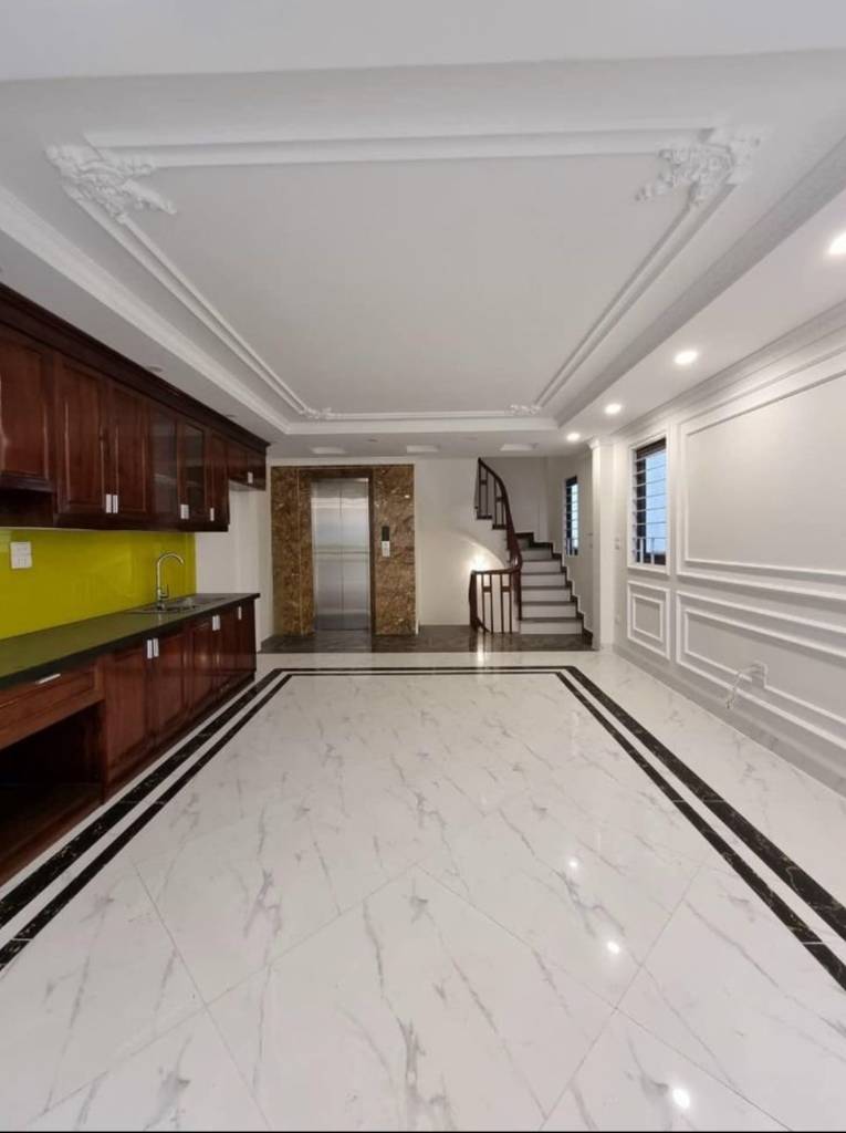 Duy Nhất!! Nhà Đại Mỗ 40M 6 Tàng, thang máy, mặt tiền 5m, ô tô đỗ gần giá 6 tỷ